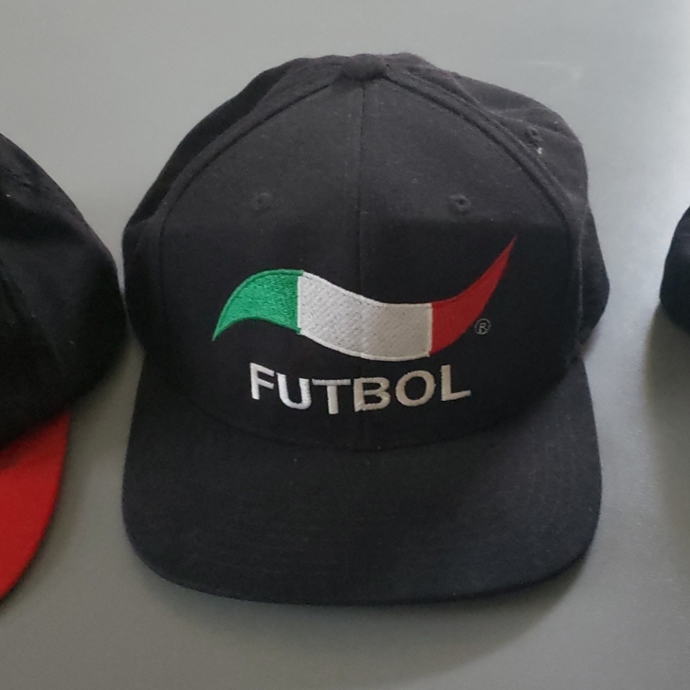 3LOT SNAPBACK HATS - Picture 3 of 5
